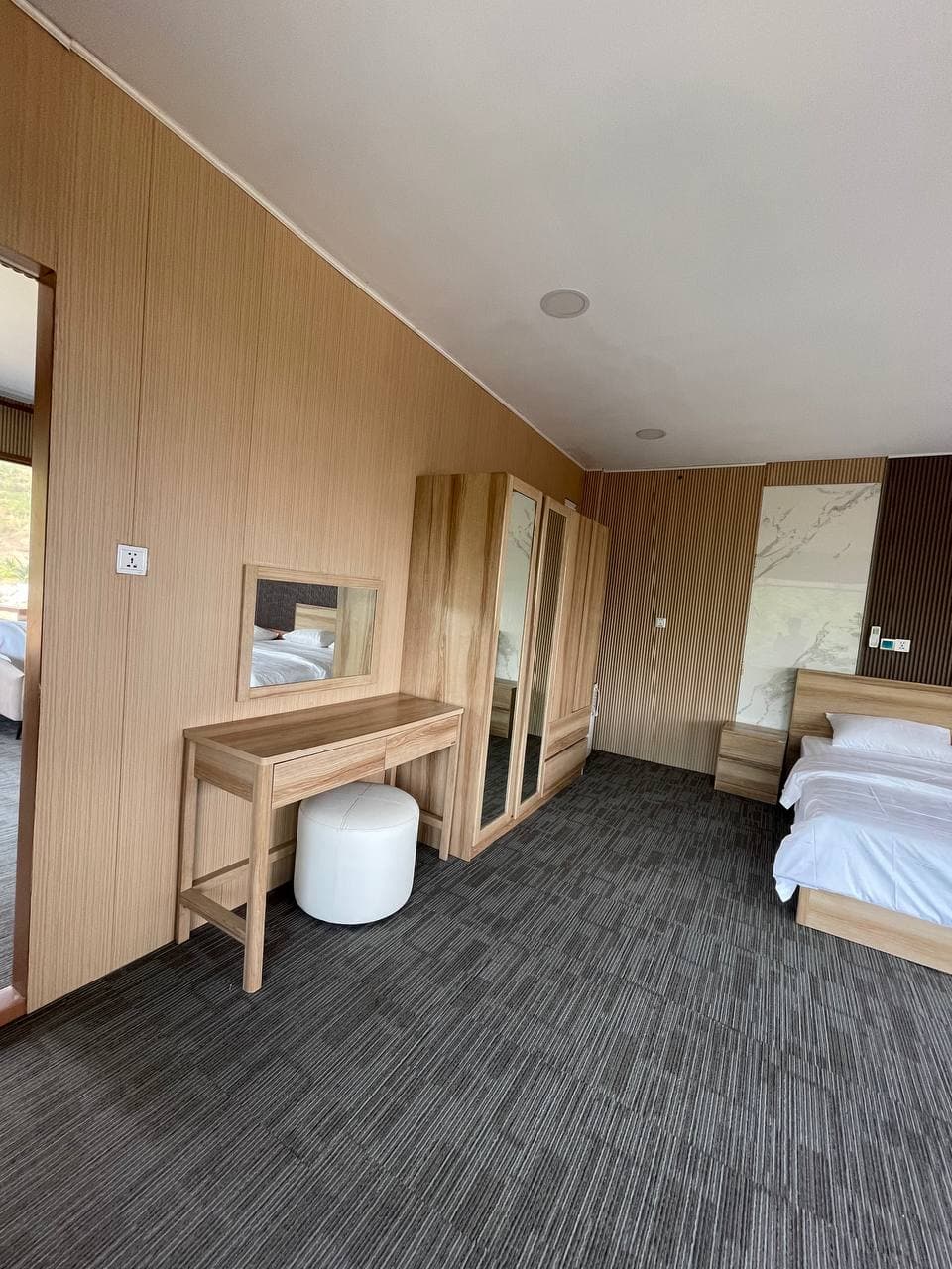 Vanity desk and wardrobe area